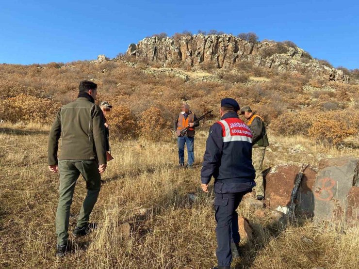 Aksaray jandarma dron ile kaçak avcı peşinde