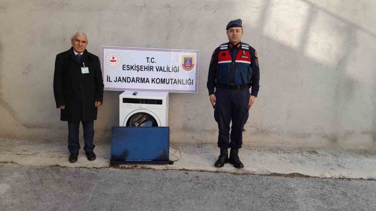 Kırsaldaki evlerden 800 bin liralık malzeme çalan 3 şüpheli tutuklandı