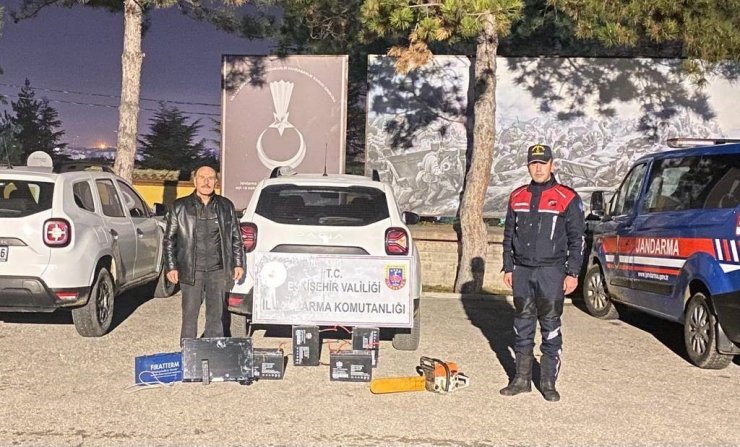 Kırsaldaki evlerden 800 bin liralık malzeme çalan 3 şüpheli tutuklandı