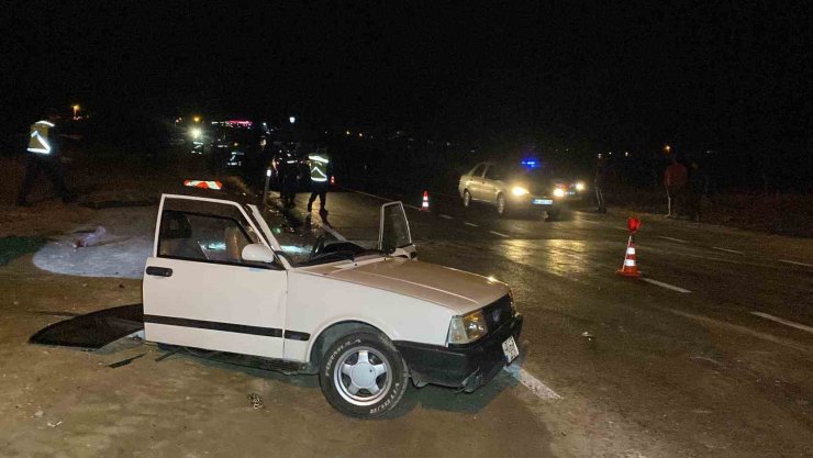 Arazi aracı ile çarpışan otomobil ikiye bölündü: 5 yaralı