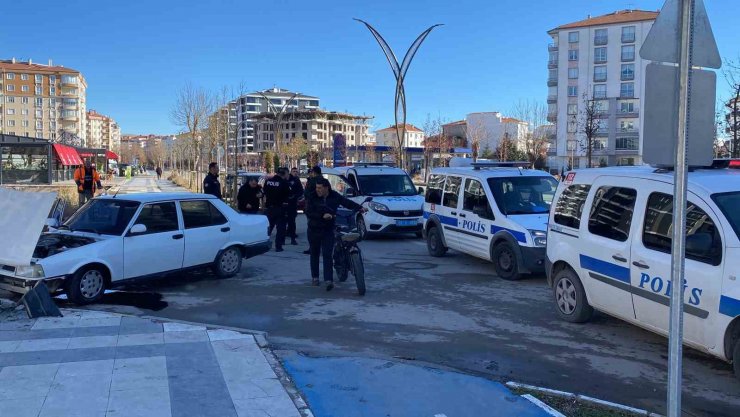 Polisten kaçan alkollü ve ehliyetsiz sürücü emniyeti alarma geçirdi