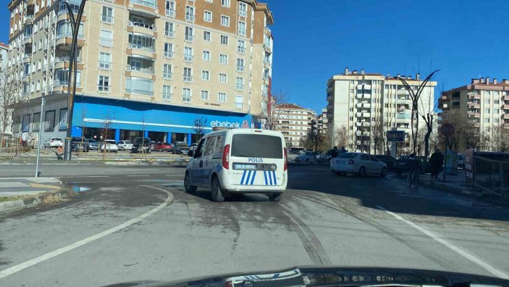 Polisten kaçan alkollü ve ehliyetsiz sürücü emniyeti alarma geçirdi