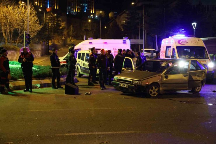 Polisin "dur" ihtarına uymayıp kaçan araç takla attı: 3 yaralı