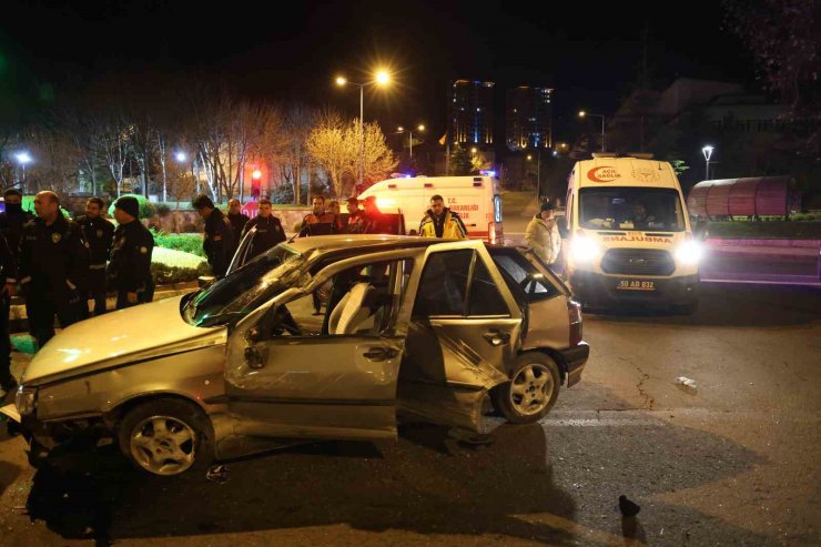 Polisin "dur" ihtarına uymayıp kaçan araç takla attı: 3 yaralı