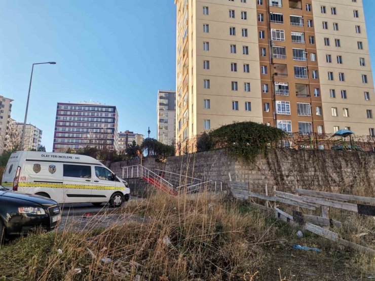 Evinde hayatını kaybeden emekli Astsubay toprağa verildi