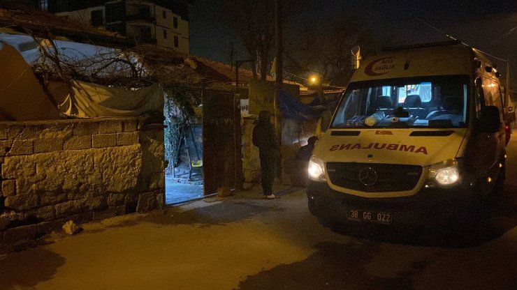 20 günlük bebek beşiğinde ölü bulundu