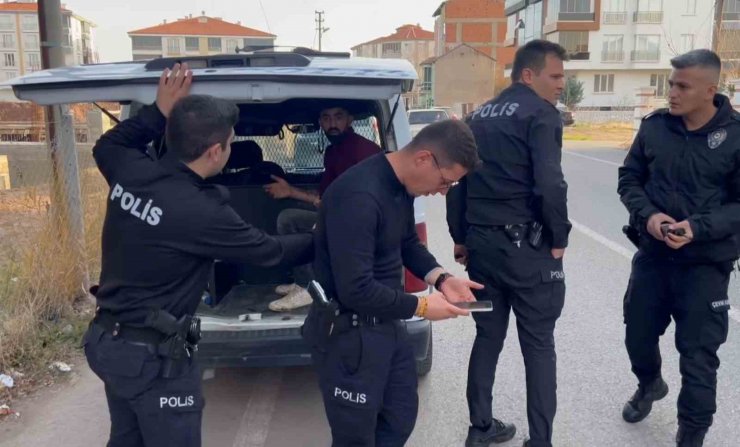 Aksaray’da nefes kesen polis hırsız kovalamacası