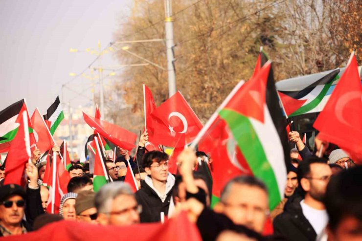 Konya’da "Şehitlere Dua, Gazze’ye Destek" yürüyüşü