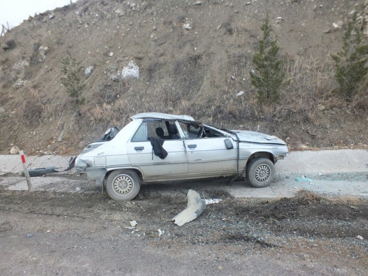 Çankırı’da takla atan otomobildeki 2 kişi yaralandı