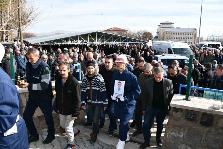 Cinayete kurban giden sözleşmeli er son yolculuğuna uğurlandı