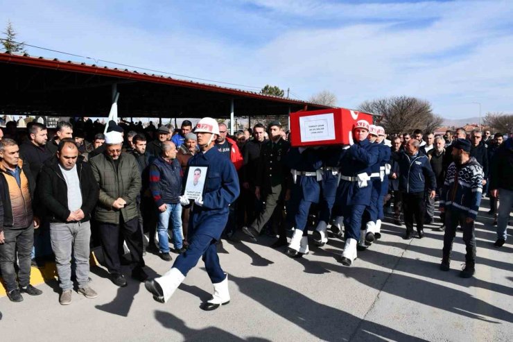 Cinayete kurban giden sözleşmeli er son yolculuğuna uğurlandı